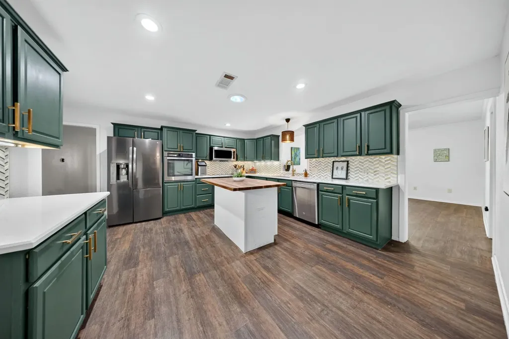 6736 Corona Drive North Richland Hills TX 76180