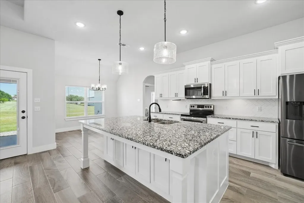 1005 Paradise Parkway Poolville TX 76487
