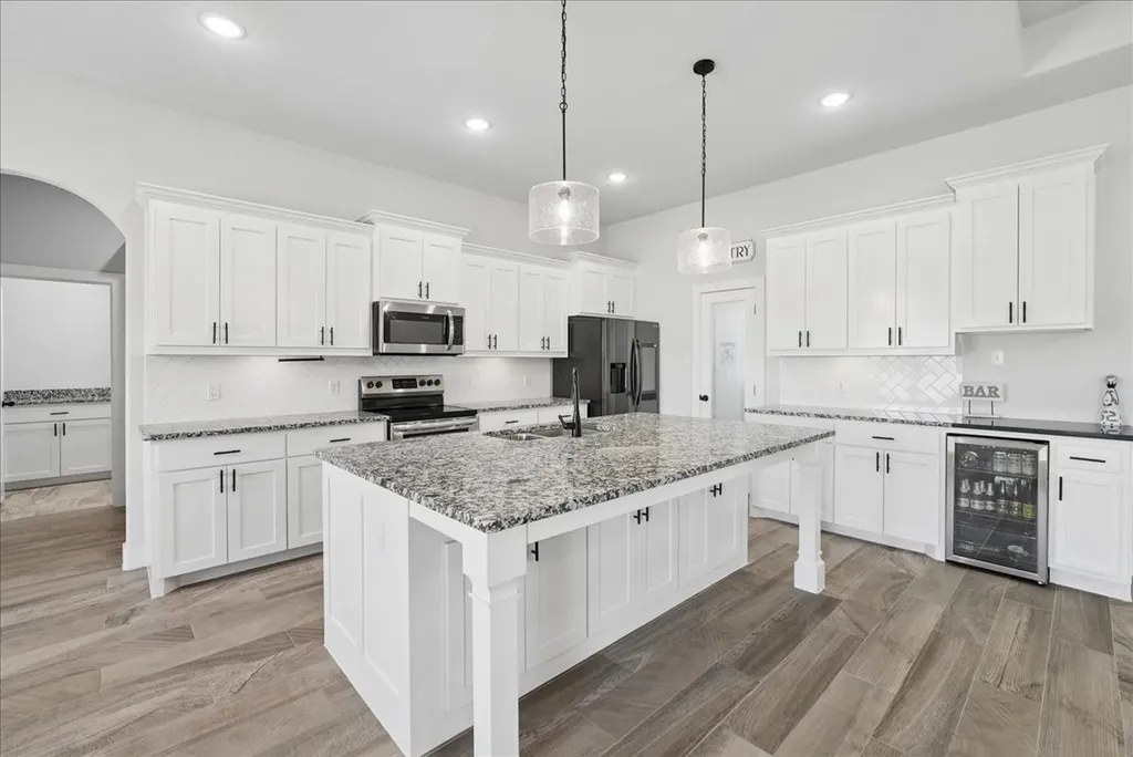 1005 Paradise Parkway Poolville TX 76487