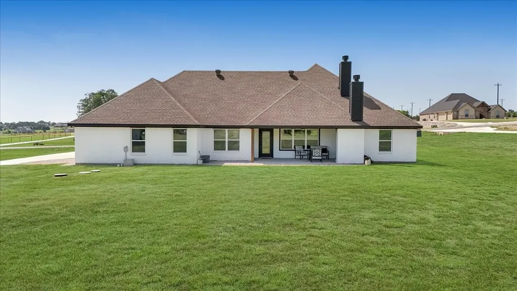 1005 Paradise Parkway Poolville TX 76487