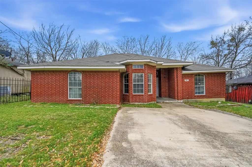 201 West Lane West Tawakoni TX 75474