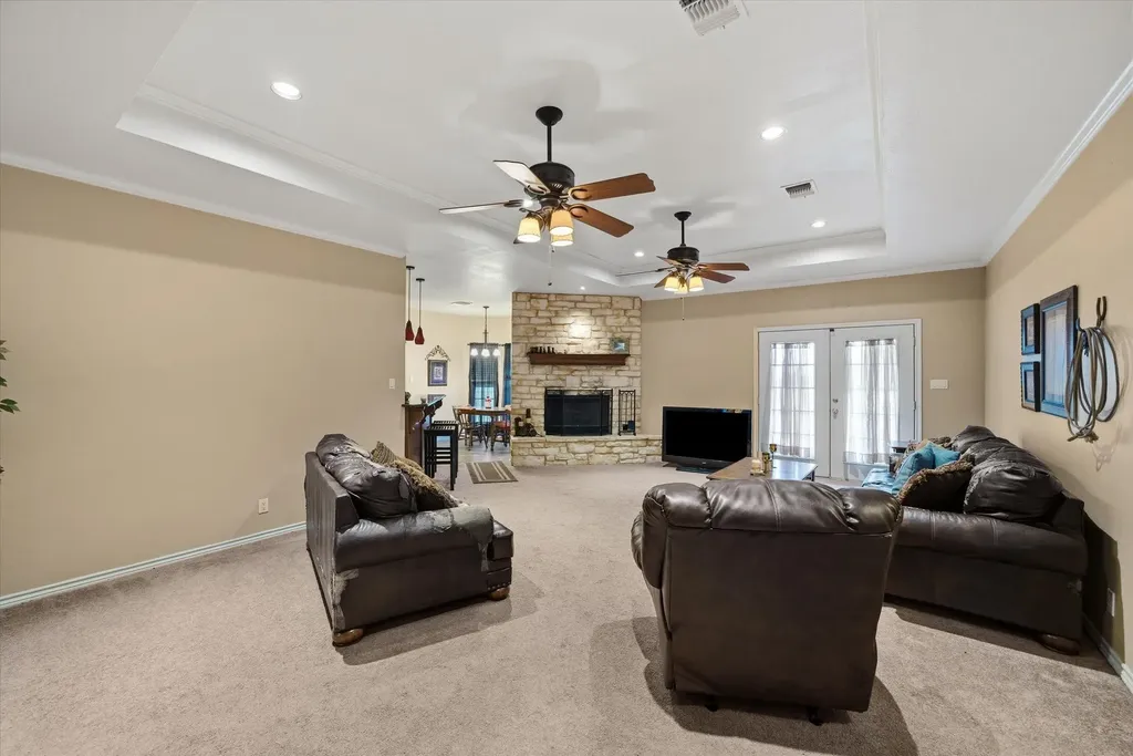9111 County Road 313 Terrell TX 75161