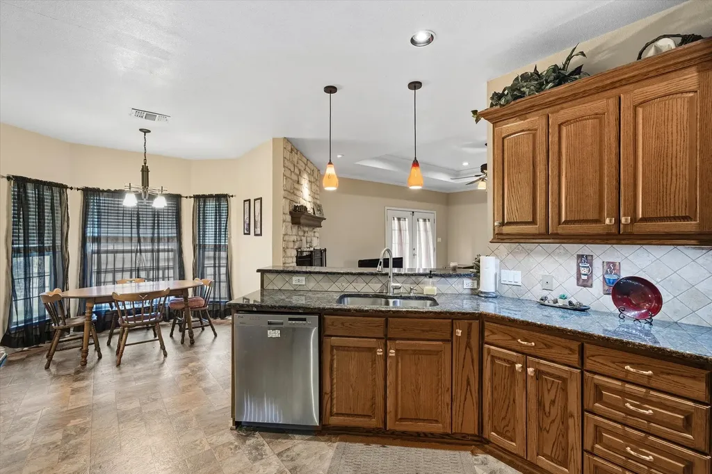 9111 County Road 313 Terrell TX 75161