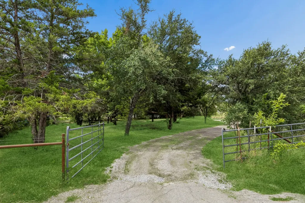 4546 County Road 408 Mckinney TX 75071