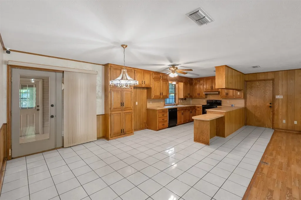 741 Vz County Road 4134 Canton TX 75103
