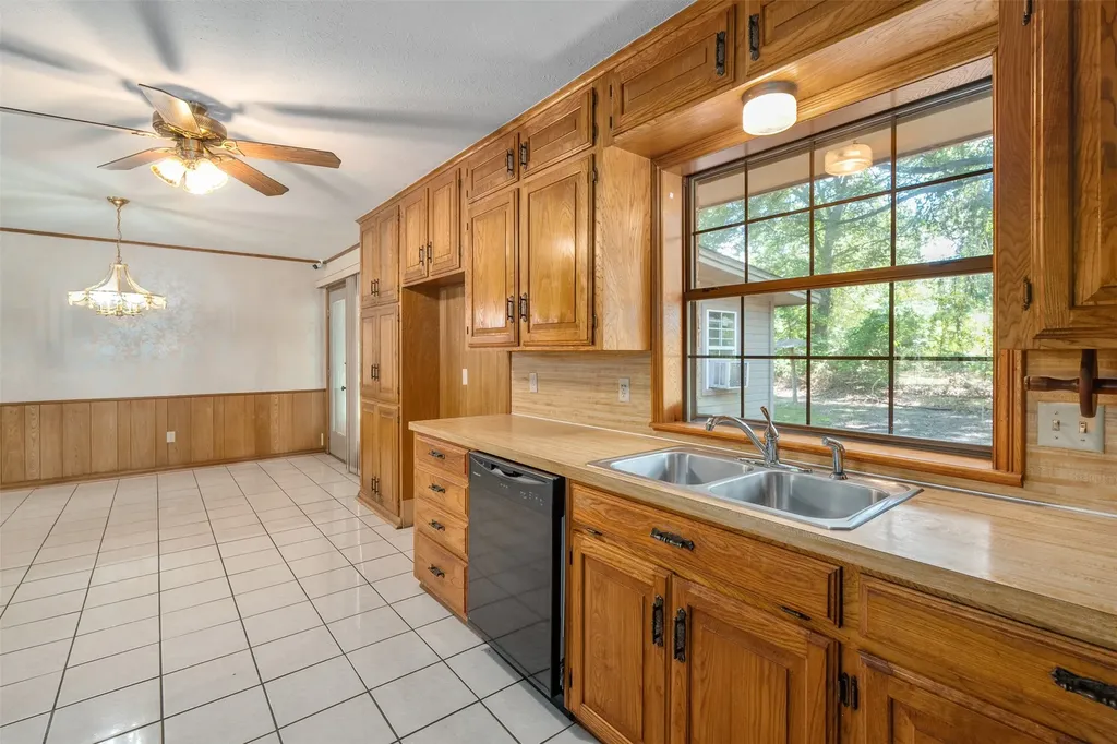 741 Vz County Road 4134 Canton TX 75103
