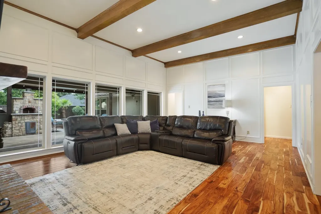 6423 Redpine Road Dallas TX 75248