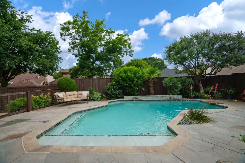 6423 Redpine Road Dallas TX 75248