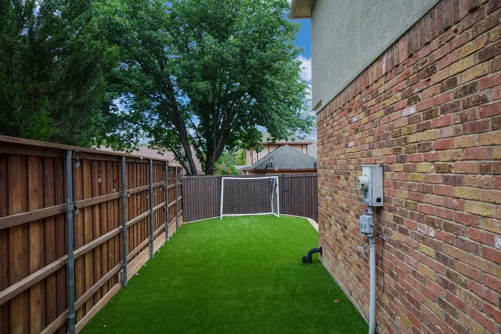 6423 Redpine Road Dallas TX 75248