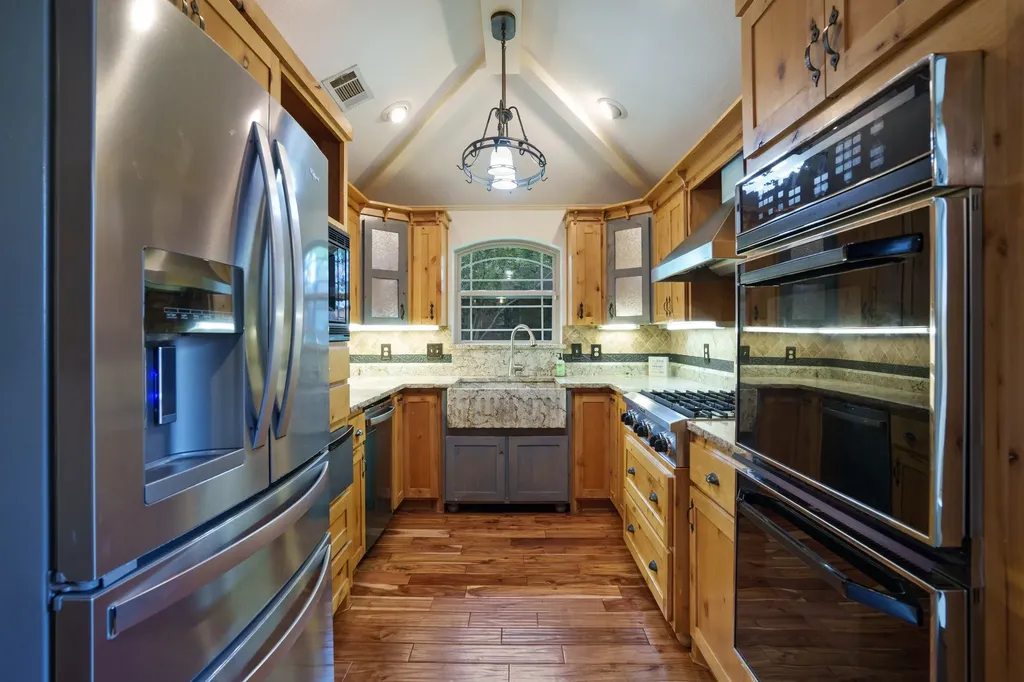 6423 Redpine Road Dallas TX 75248