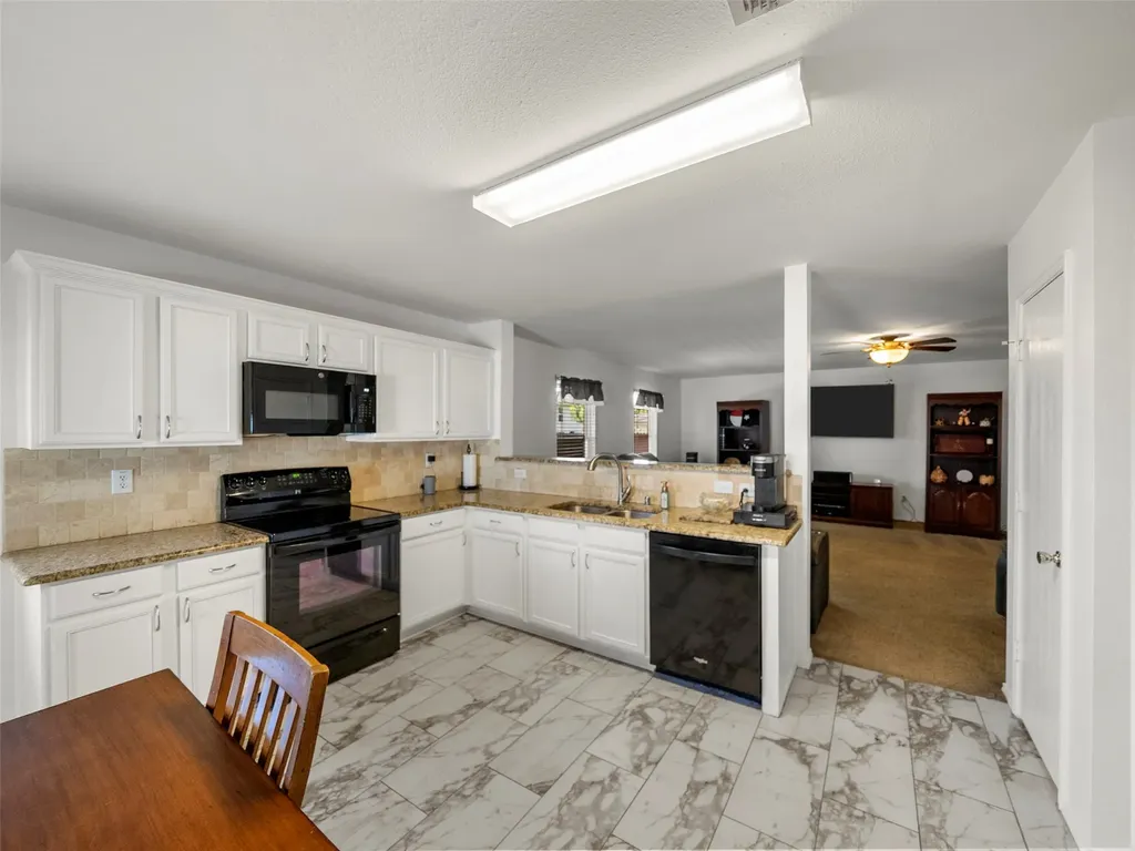 2305 Avalon Creek Way Mckinney TX 75071