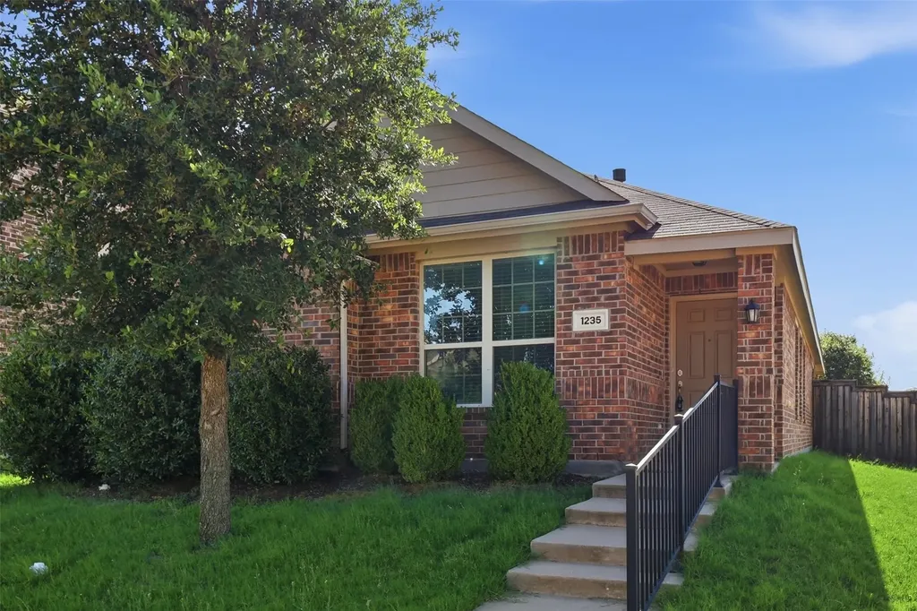 1235 Acmite Avenue Cross Roads TX 76227