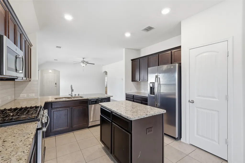 1235 Acmite Avenue Cross Roads TX 76227