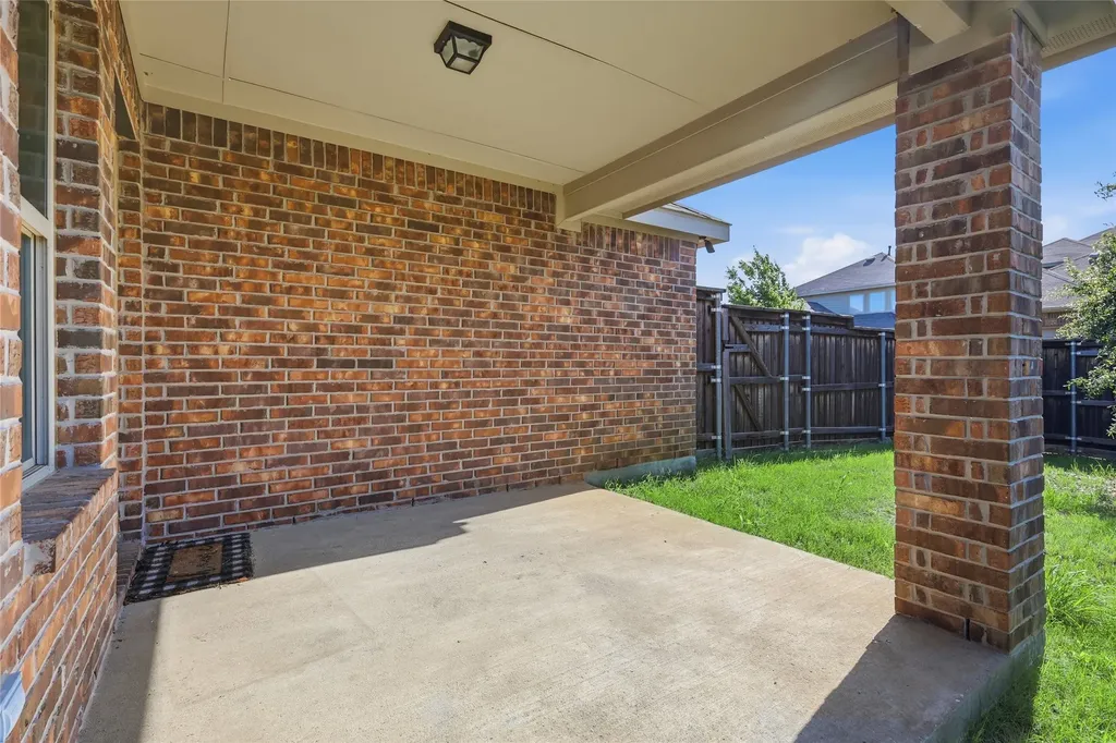 1235 Acmite Avenue Cross Roads TX 76227
