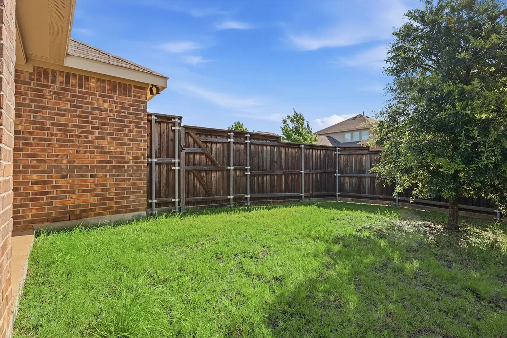 1235 Acmite Avenue Cross Roads TX 76227