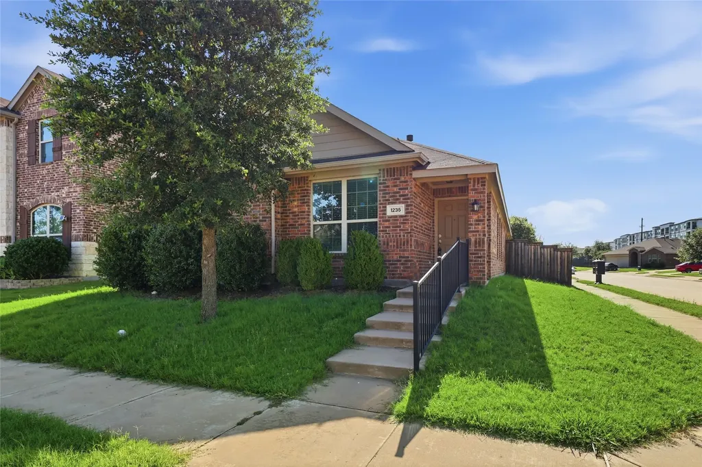 1235 Acmite Avenue Cross Roads TX 76227