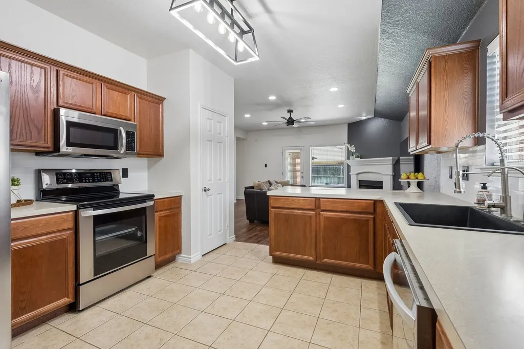 616 Steerman Court Saginaw TX 76179