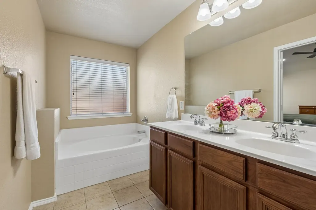 616 Steerman Court Saginaw TX 76179