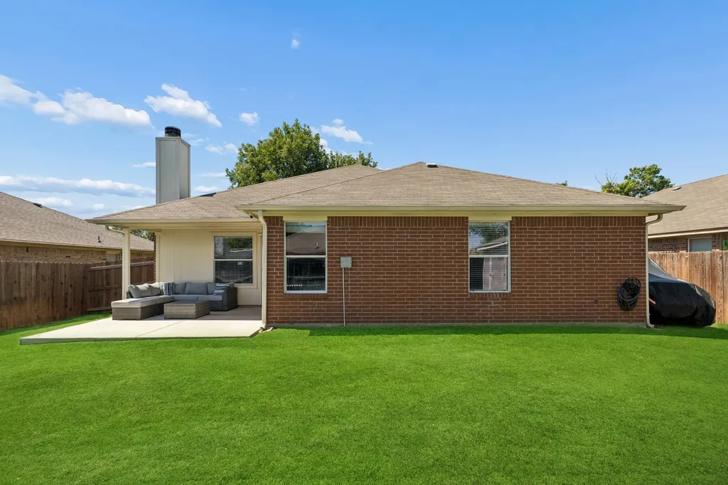616 Steerman Court Saginaw TX 76179