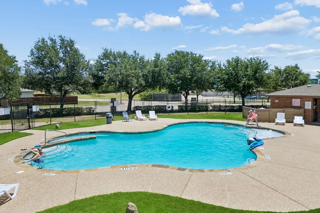 616 Steerman Court Saginaw TX 76179