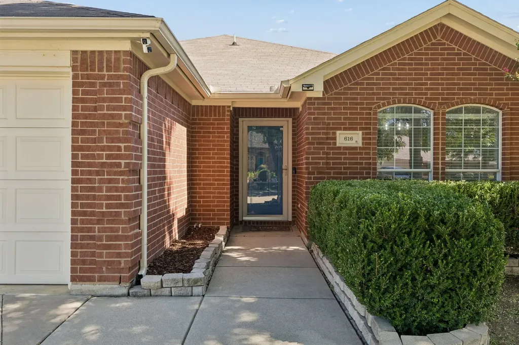 616 Steerman Court Saginaw TX 76179