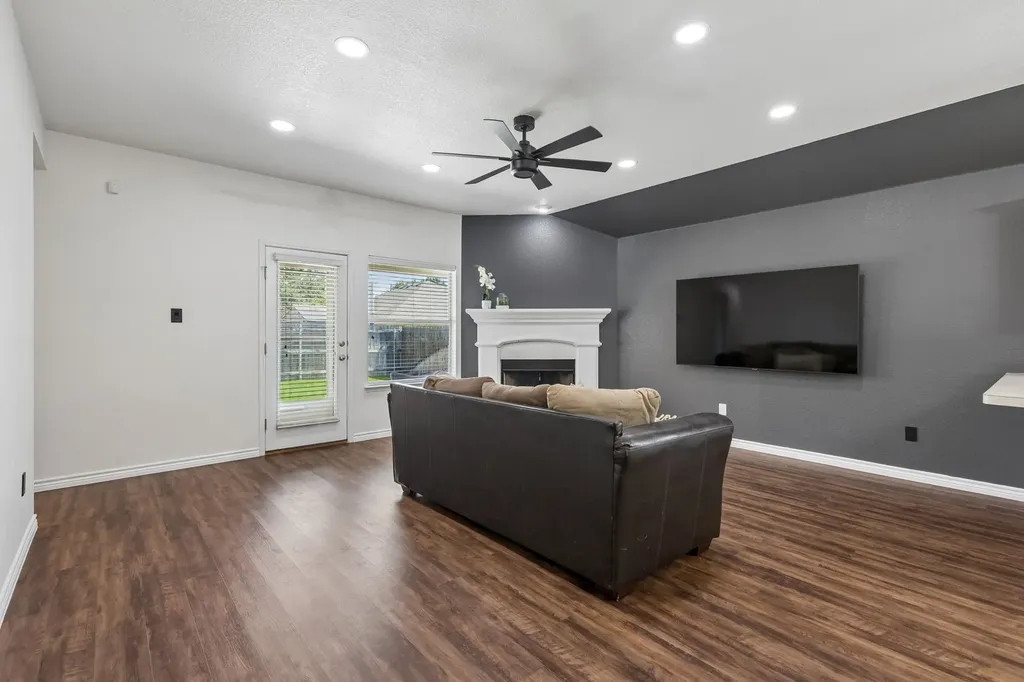 616 Steerman Court Saginaw TX 76179