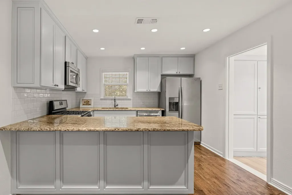 2725 Wayside Avenue Fort Worth TX 76110
