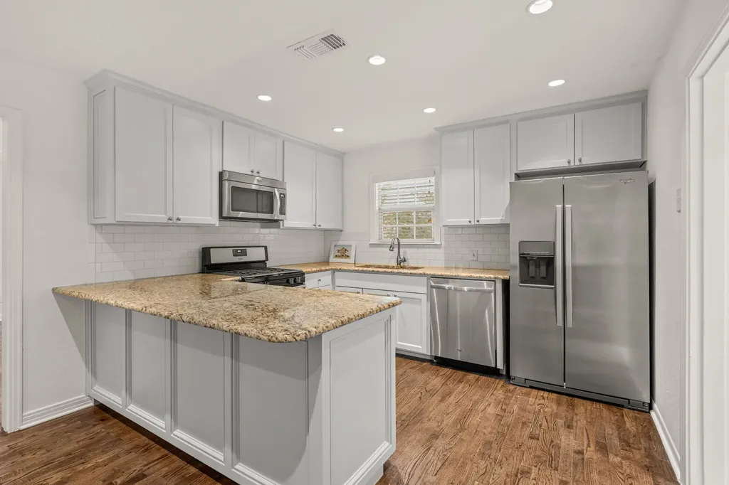 2725 Wayside Avenue Fort Worth TX 76110