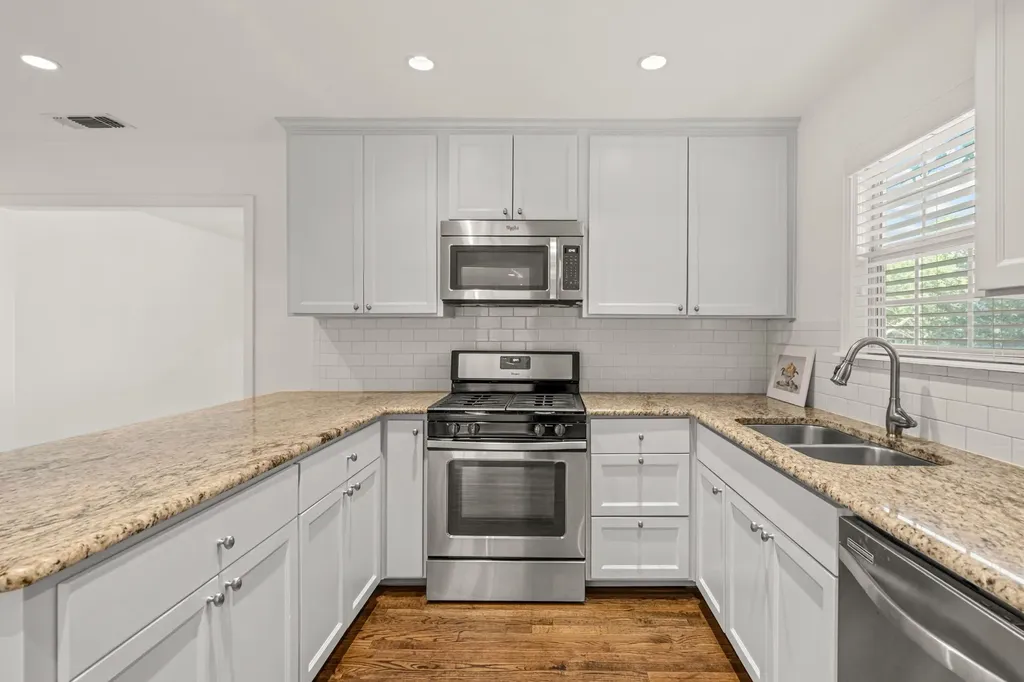 2725 Wayside Avenue Fort Worth TX 76110