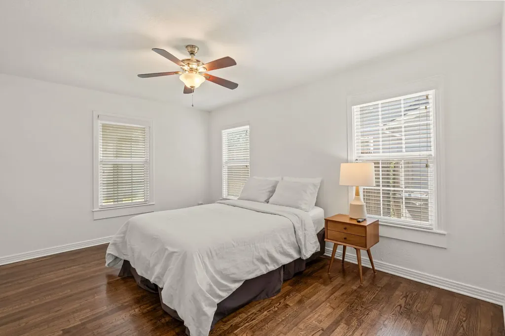 2725 Wayside Avenue Fort Worth TX 76110