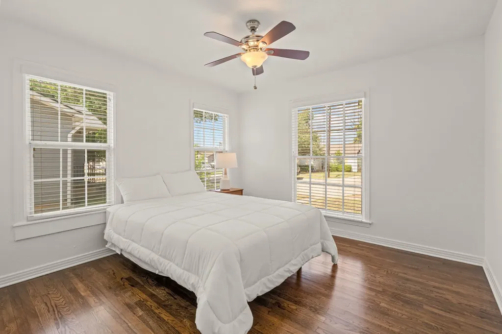 2725 Wayside Avenue Fort Worth TX 76110