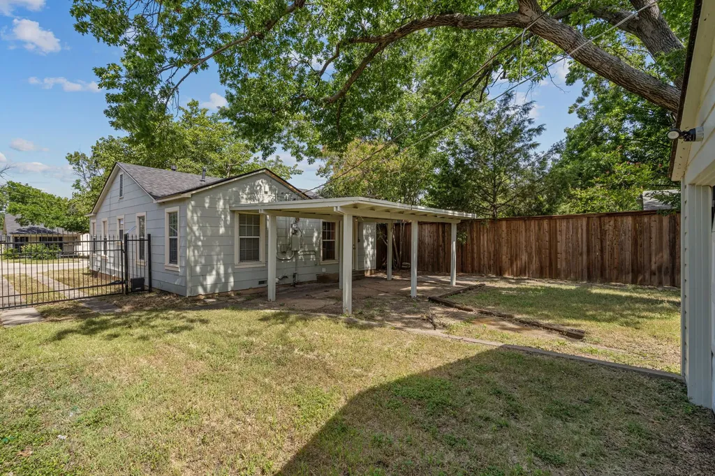 2725 Wayside Avenue Fort Worth TX 76110