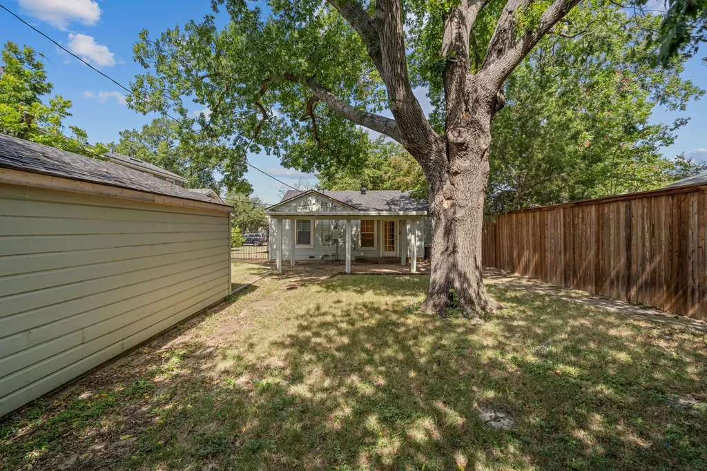 2725 Wayside Avenue Fort Worth TX 76110