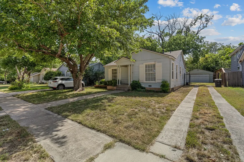 2725 Wayside Avenue Fort Worth TX 76110