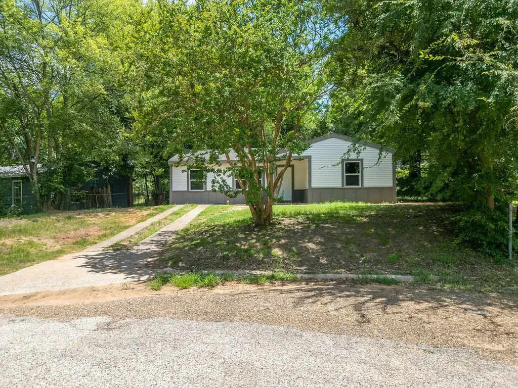 444 Bowie Lone Star TX 75668
