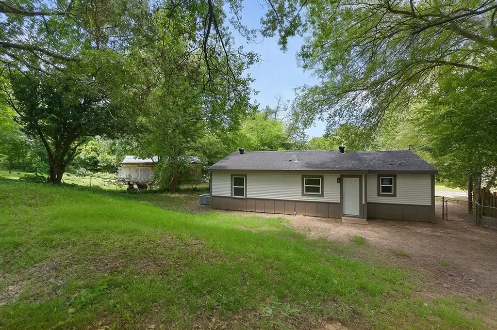 444 Bowie Lone Star TX 75668