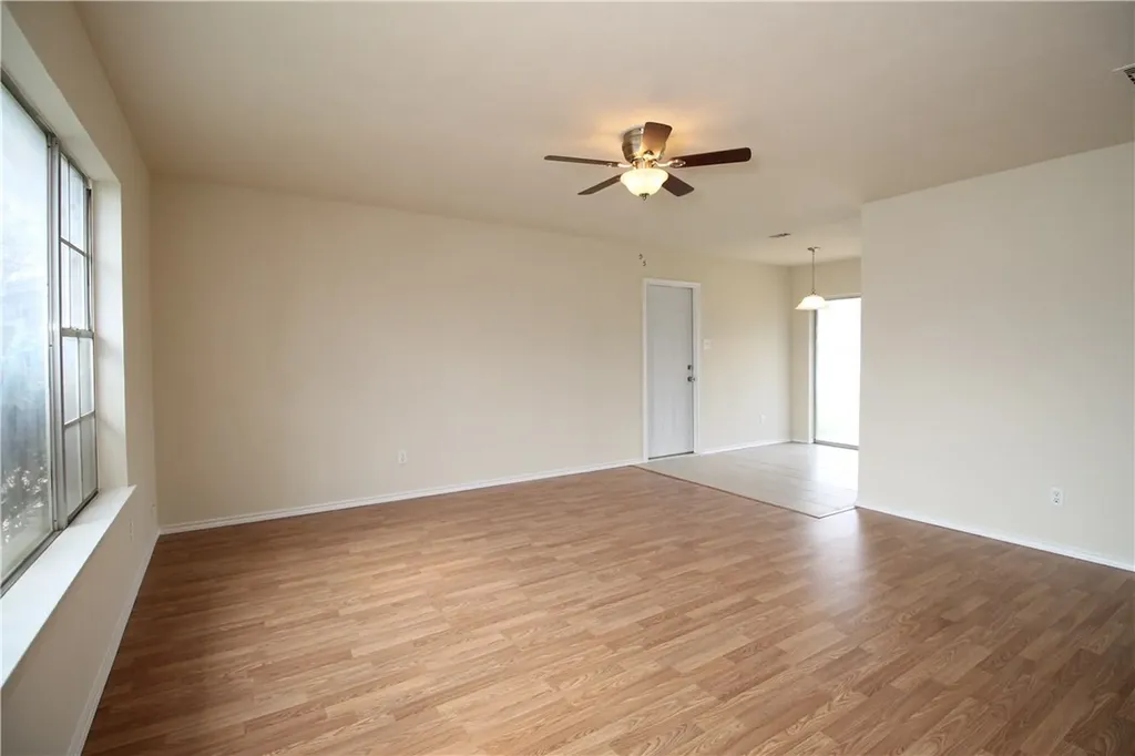 533 Ruidoso Drive Saginaw TX 76179