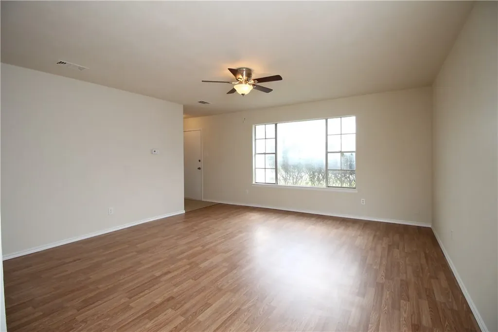 533 Ruidoso Drive Saginaw TX 76179