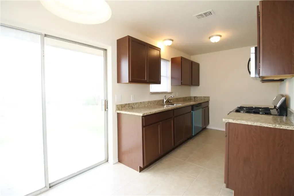 533 Ruidoso Drive Saginaw TX 76179