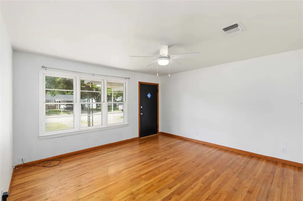 615 E 10th Street Coleman TX 76834