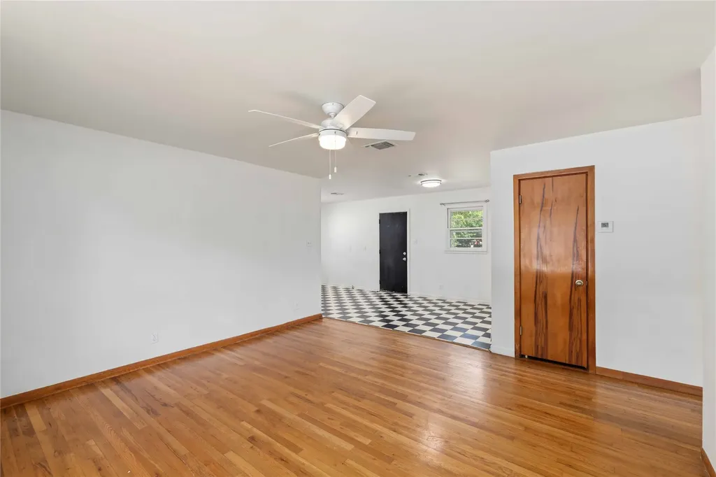 615 E 10th Street Coleman TX 76834