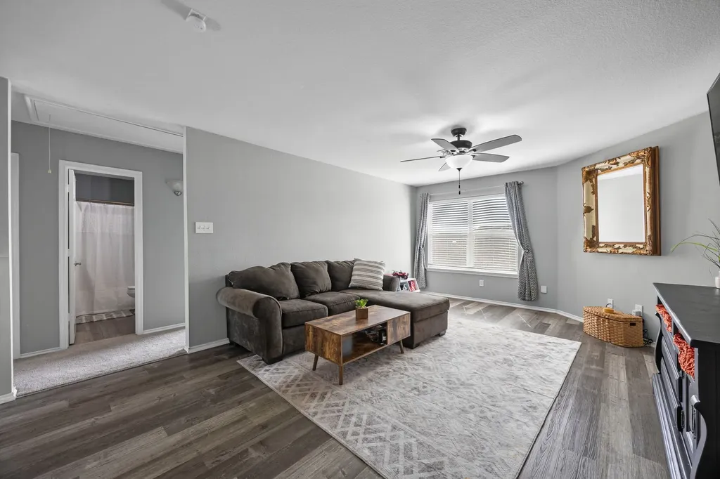 6501 Rienzi Drive Greenville TX 75402