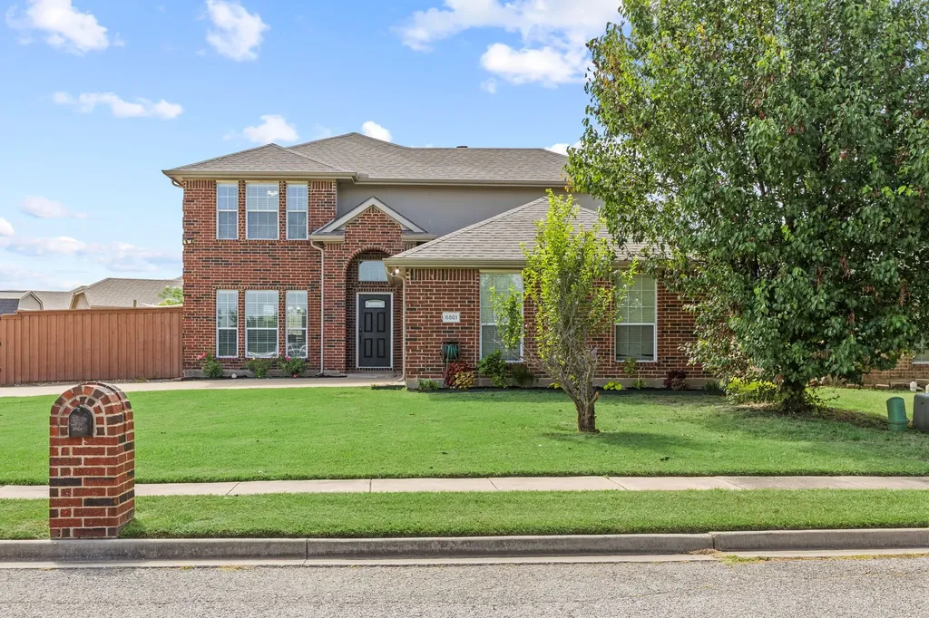 6501 Rienzi Drive Greenville TX 75402