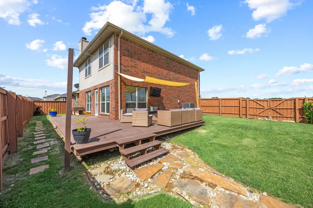6501 Rienzi Drive Greenville TX 75402