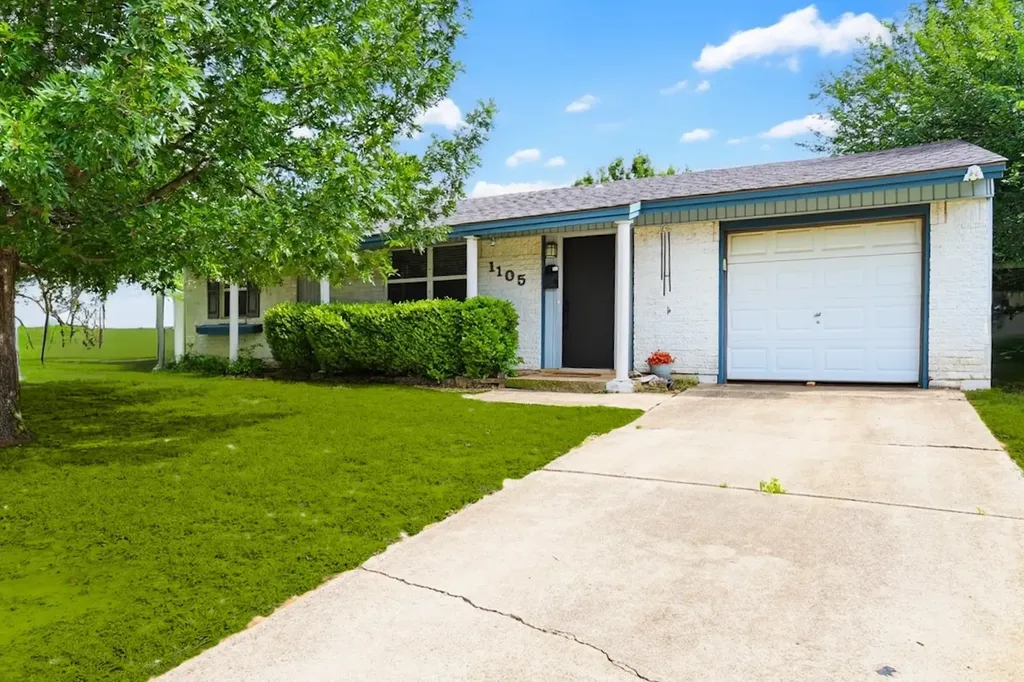 1105 Glenn Drive Euless TX 76039