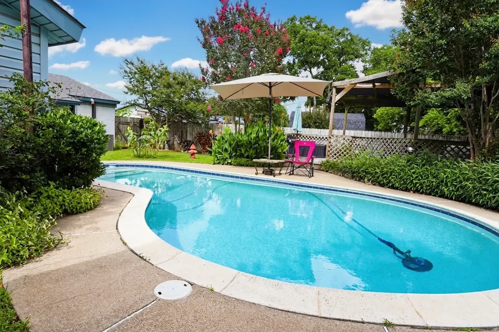 1105 Glenn Drive Euless TX 76039