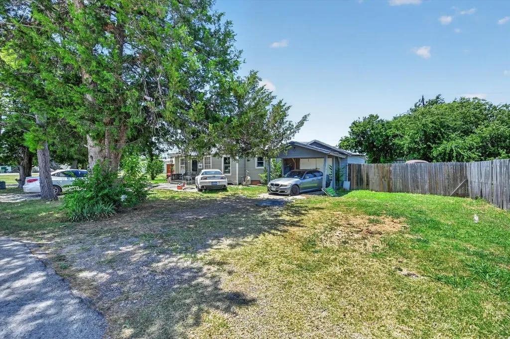 8006 Renee Drive Arlington TX 76001