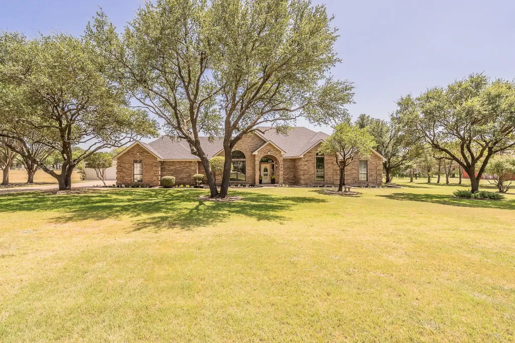 2305 Floyd Hampton Road Crowley TX 76036