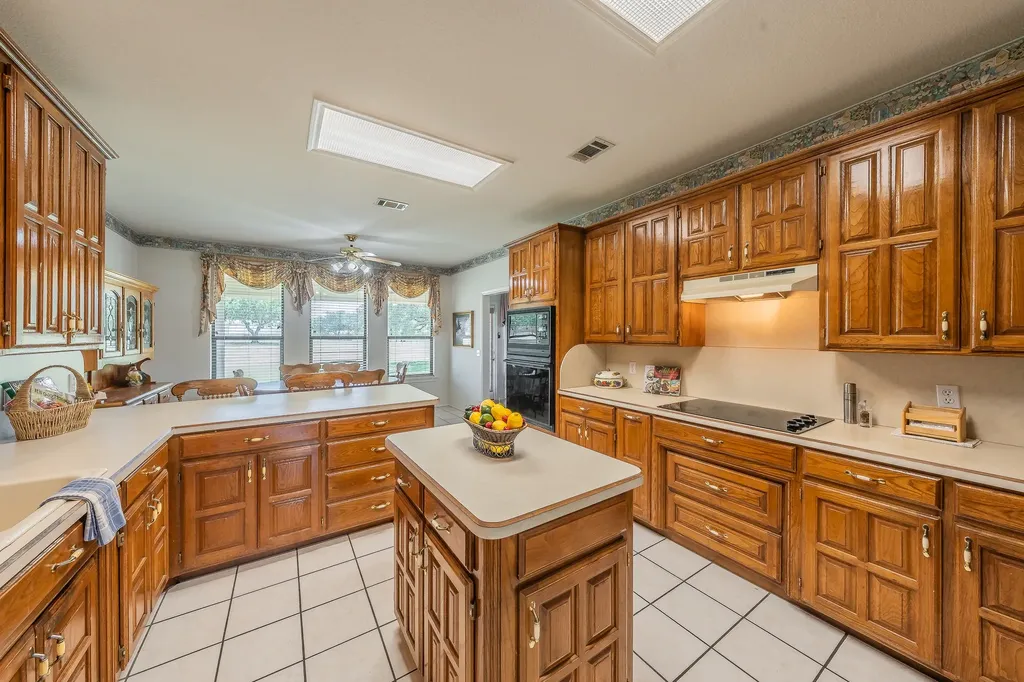 2305 Floyd Hampton Road Crowley TX 76036