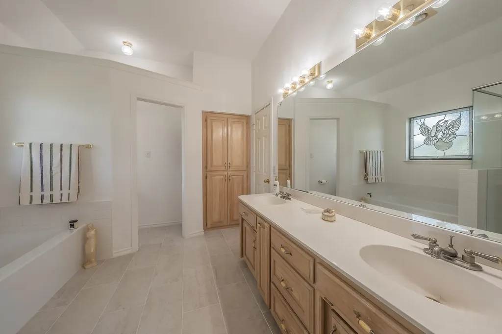 2305 Floyd Hampton Road Crowley TX 76036